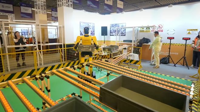 」中国机器人大军上岗！看呆歪果仁pg模拟器试玩硅谷还在「卷PPT(图28)